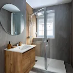 Automobile Apartment *
