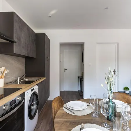 Automobile Apartmán